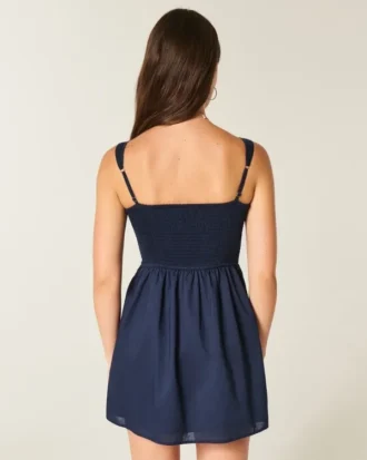 Mini vestido com botões na frente