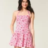 Mini vestido com cintura descida e alças