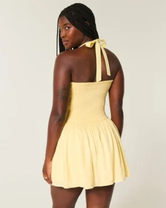 Mini vestido com cintura descida e alças