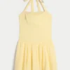 Mini vestido com cintura descida e alças