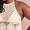 Mini vestido com decote halter estilo croché Mini vestido com decote halter estilo croché