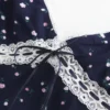 Mini vestido com detalhes em renda