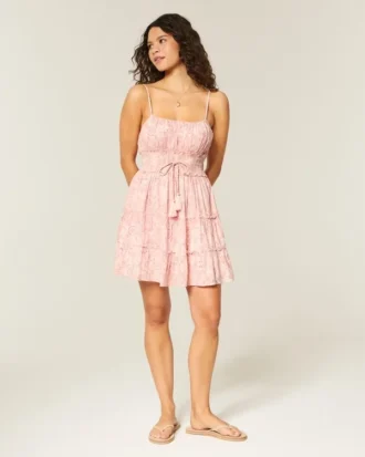 Mini vestido com smock brilhante