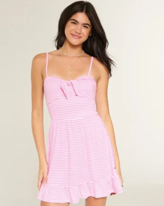 Mini vestido de malha com laço à frente