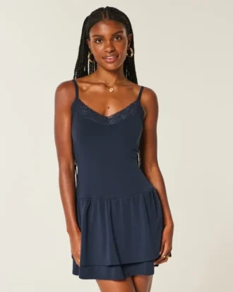 Mini vestido em malha com camadas