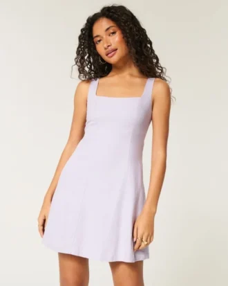Mini vestido estruturado em mistura de linho