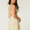 Mini vestido estruturado em mistura de linho