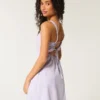 Mini vestido estruturado em mistura de linho