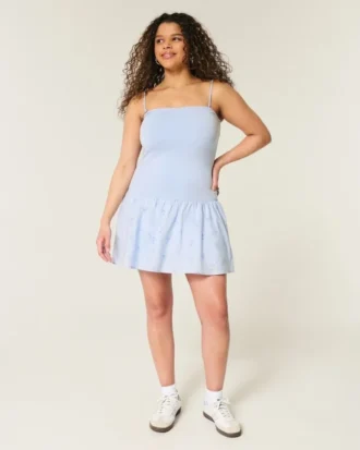 Mini vestido sem alças com cintura descida em malha