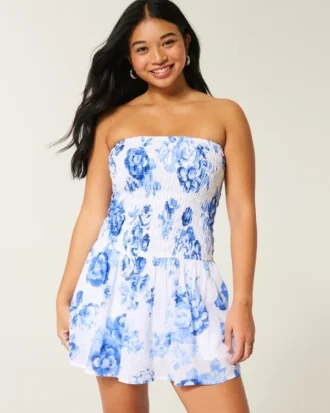 Mini vestido sem alças com corpete franzido