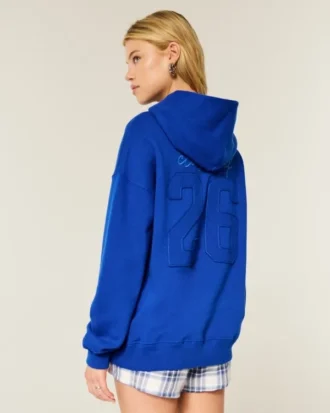 Moletom com capuz oversized com estampa da turma de 26