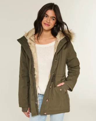 Parka com forro de pele sintética
