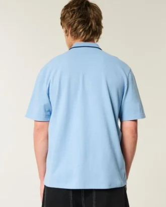 Polo com logótipo descontraído