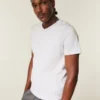 T-shirt com decote em V