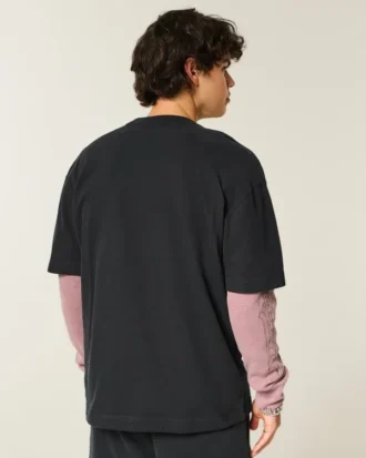 T-shirt com gola redonda, corte quadrado e logótipo micro pesado