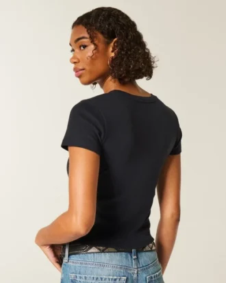 T-shirt de manga curta com gola redonda