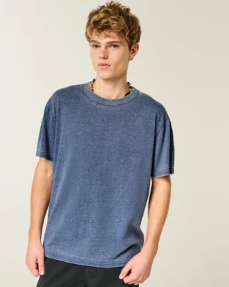 T-shirt descontraída com gola redonda e efeito lavado