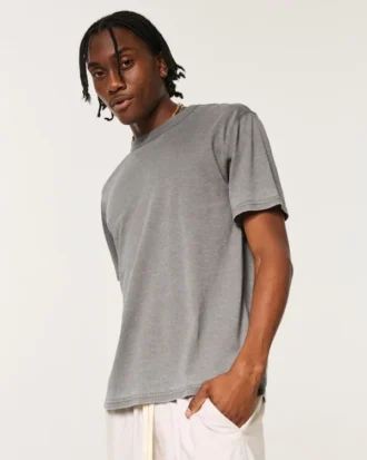 T-shirt descontraída com gola redonda e efeito lavado