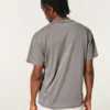 T-shirt descontraída com gola redonda e efeito lavado