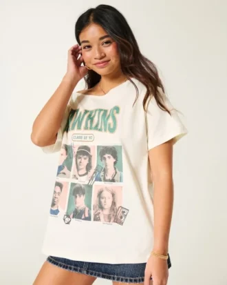 T-shirt oversized com ombros descobertos e estampado Stranger Things