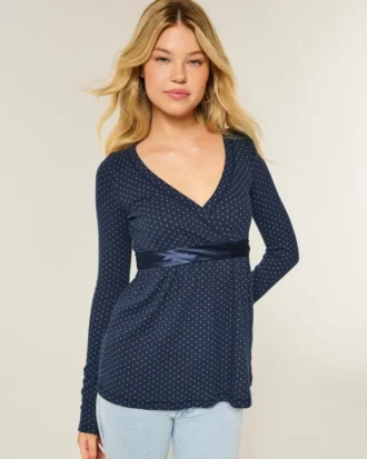 Top babydoll de manga comprida com frente cruzada
