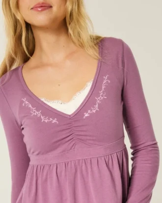 Top babydoll de manga comprida com pinças no peito