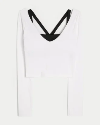 Top com camadas Active Boost da Gilly Hicks