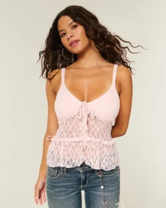 Top com folhos de renda