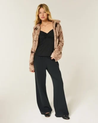 Top de chiffon com acabamento em renda