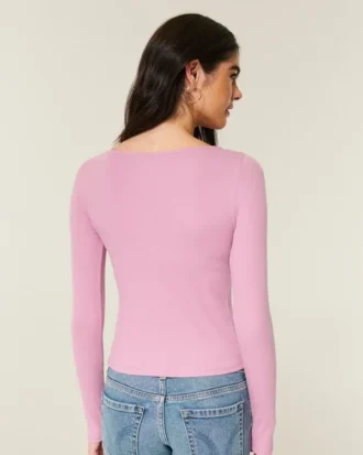 Top de manga comprida com decote em V