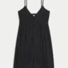 Top longo com detalhes em renda