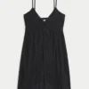 Top longo com detalhes em renda