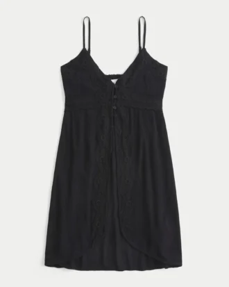 Top longo com detalhes em renda