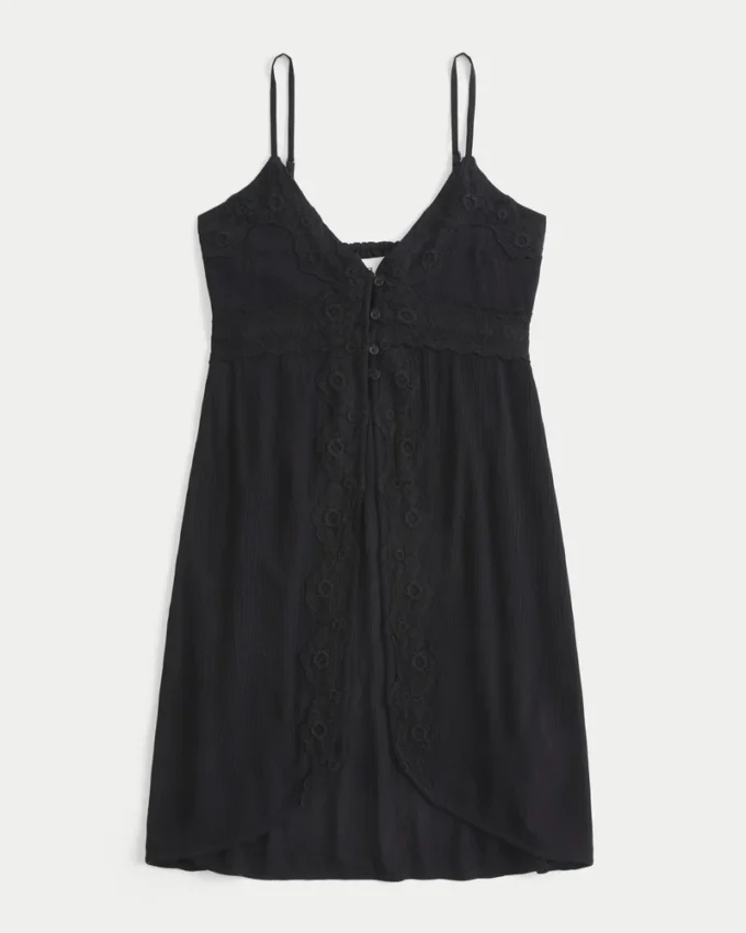 Top longo com detalhes em renda