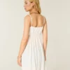 Top longo com detalhes em renda