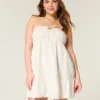 Vestido babydoll sem alças bordado