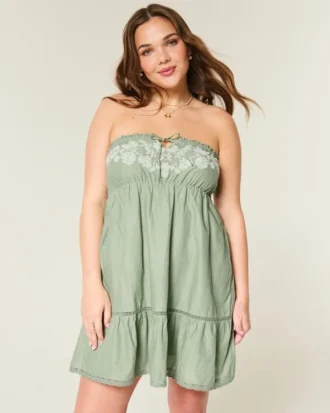 Vestido babydoll sem alças bordado