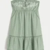 Vestido babydoll sem alças bordado