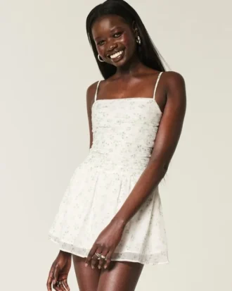 Vestido com saia-calça em chiffon