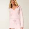 Vestido de malha com capuz e mangas compridas