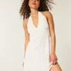 Vestido halter de crepe com costas abertas