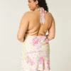 Vestido halter de crepe com costas abertas Vestido halter de crepe com costas abertas