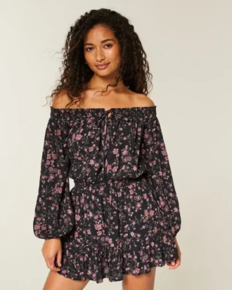 Vestido tecido com ombros à mostra