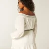 Vestido tecido com ombros à mostra Vestido tecido com ombros à mostra