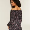 Vestido tecido com ombros à mostra Vestido tecido com ombros à mostra